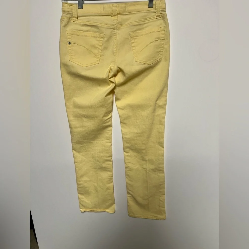 EXPRESS PRECISION FIT PALE YELLOW JEANS  SIZE 4